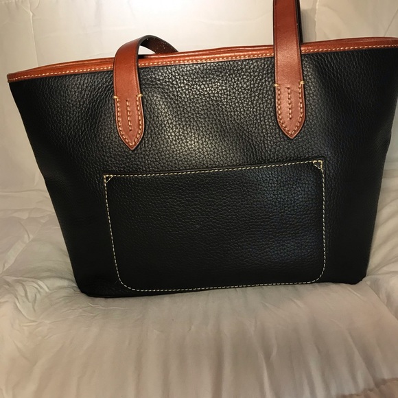 Beautiful classic Dooney and Bourke - Picture 4 of 10